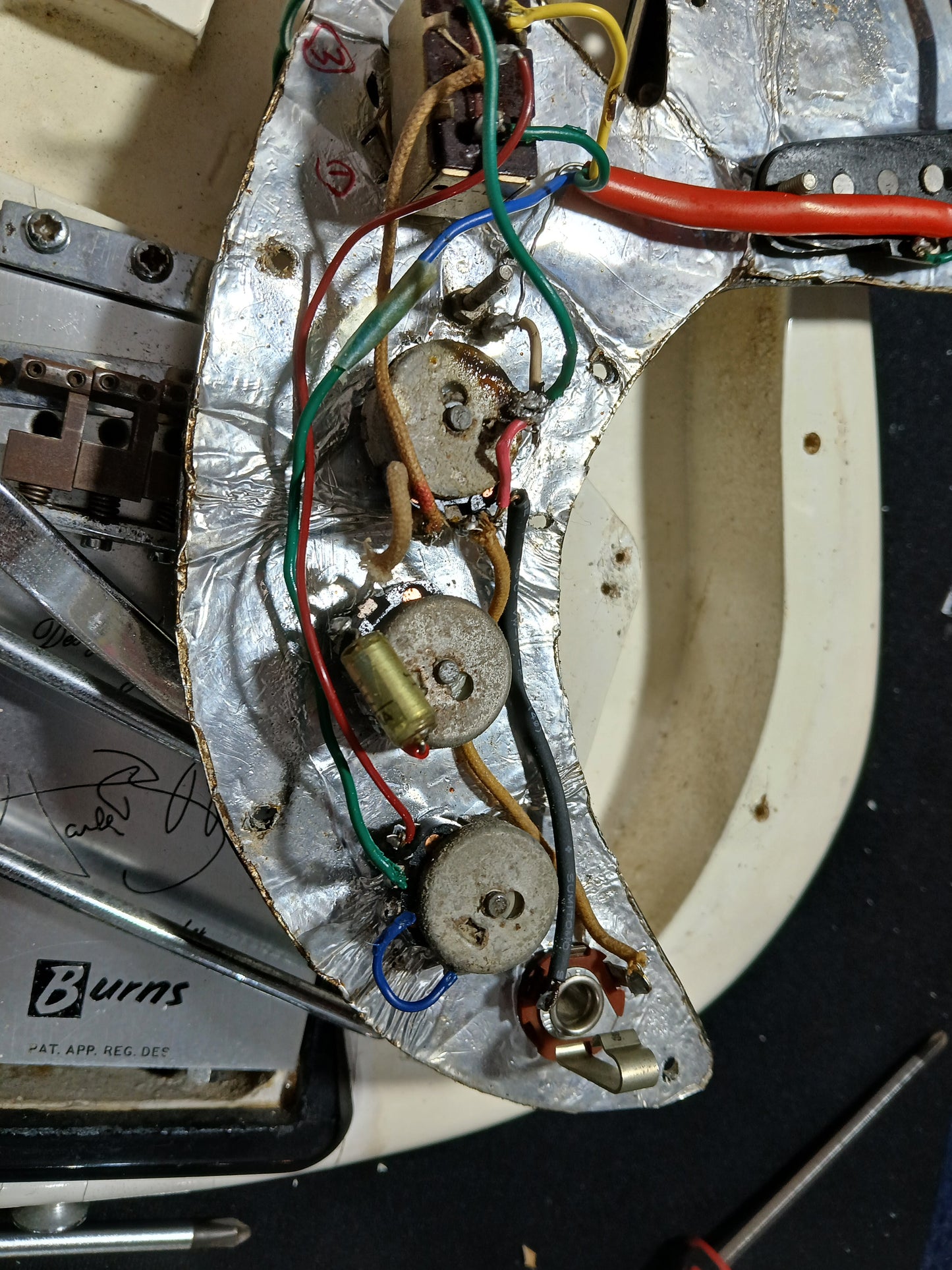 1965 Burns London Hank Marvin Model (White)