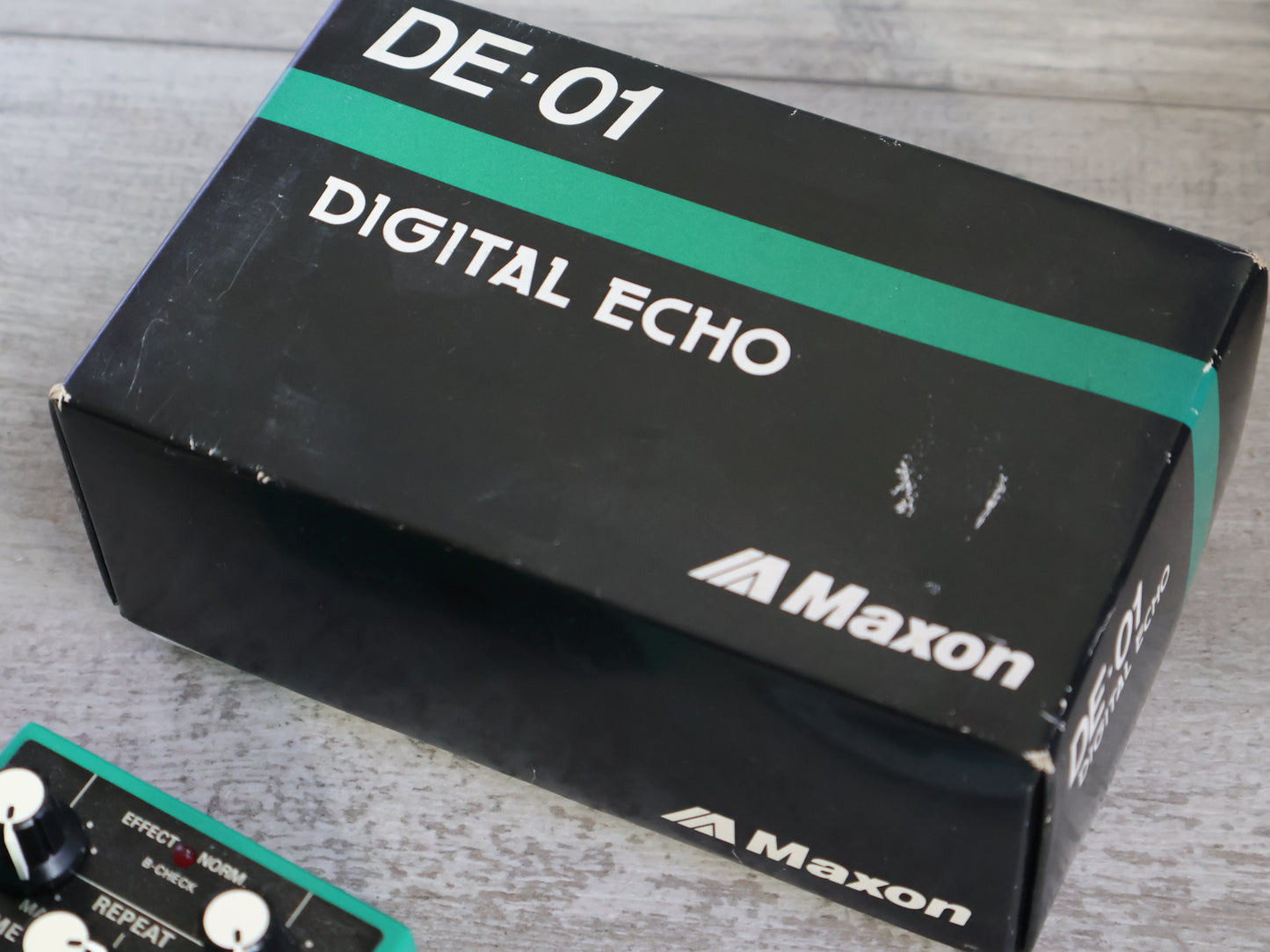 1981 Maxon DE-01 Digital Echo Delay w/Box
