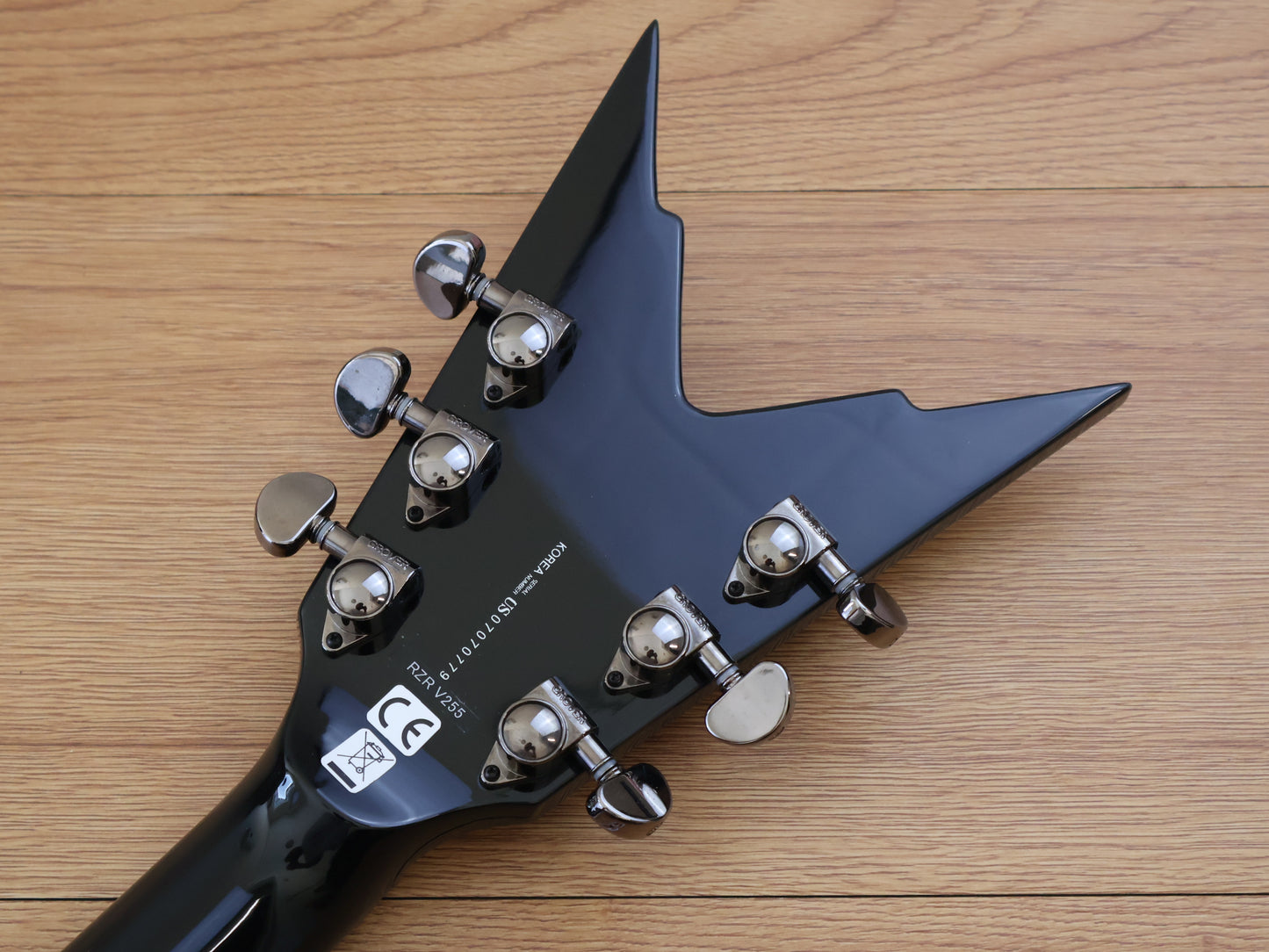 2007 Dean Korea Dimebag Model Razorback V (Explosion)