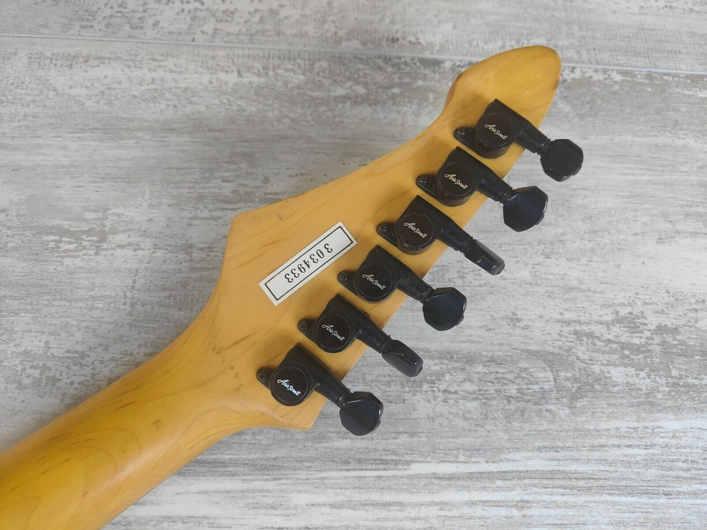 Aria Pro II Magna Series MA38/VS Superstrat (Violin Sunburst)