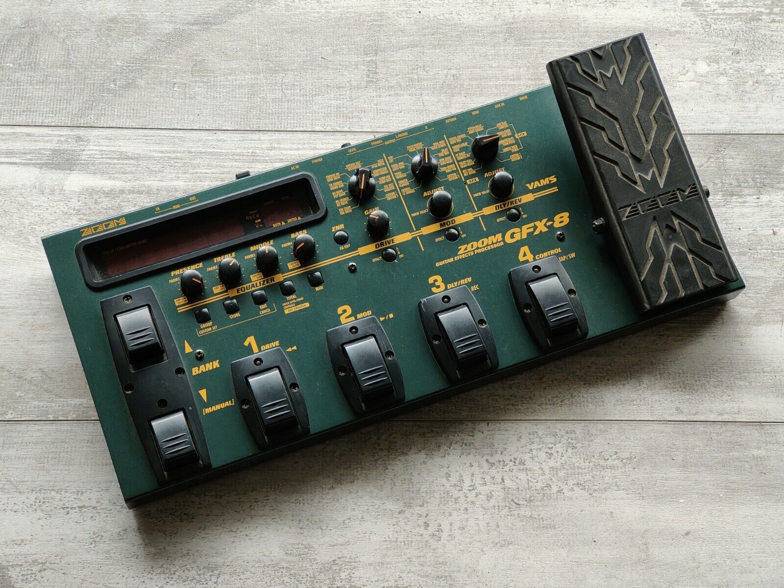 Zoom GFX-8 Multi Effects Pedal – Cool Old Guitars