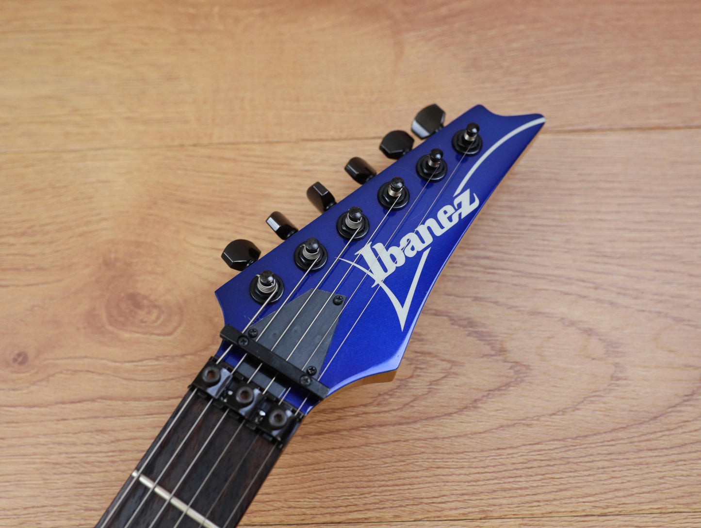 2013 Ibanez Genesis RG570 Superstrat (Jewel Blue)