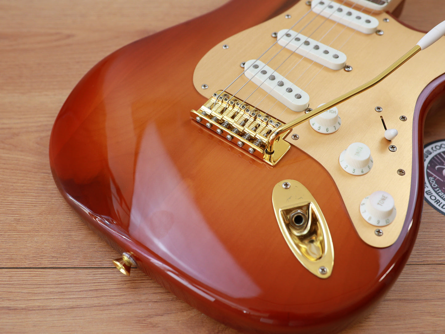 Squier 40th Anniversary Stratocaster (Gold Edition Sienna Sunburst)