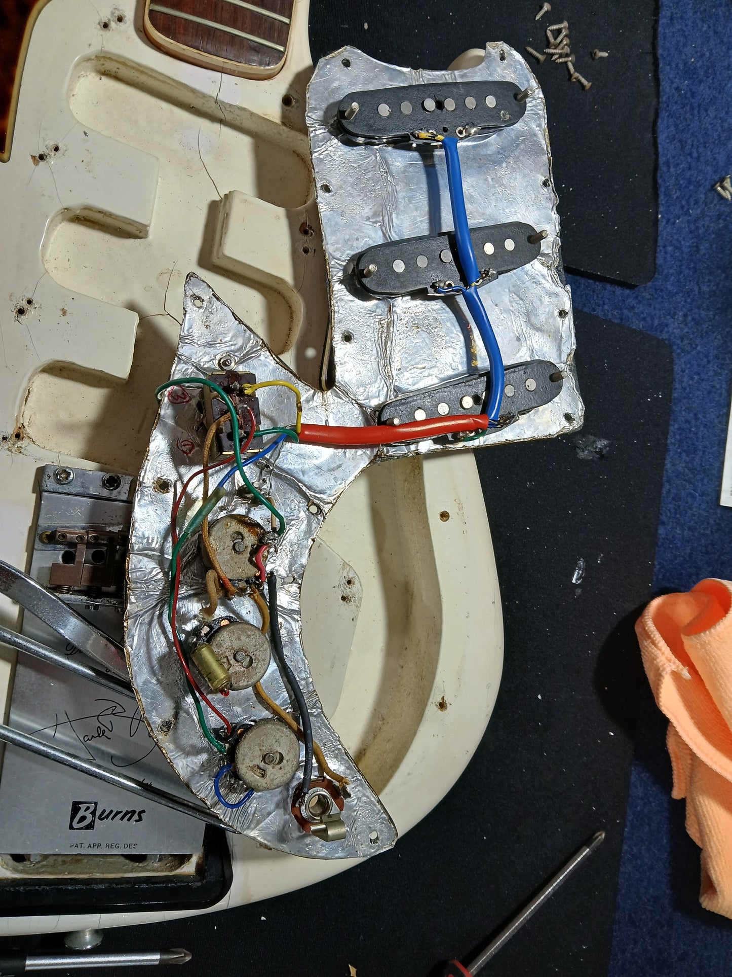 1965 Burns London Hank Marvin Model (White)