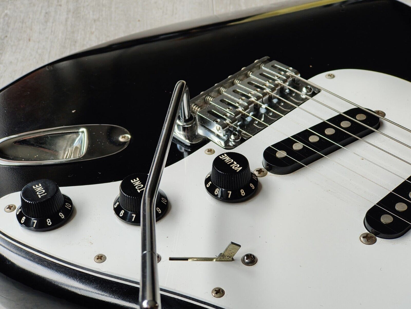 1990's Fender Japan ST-72SC '72 Reissue Scalloped Stratocaster (Black)