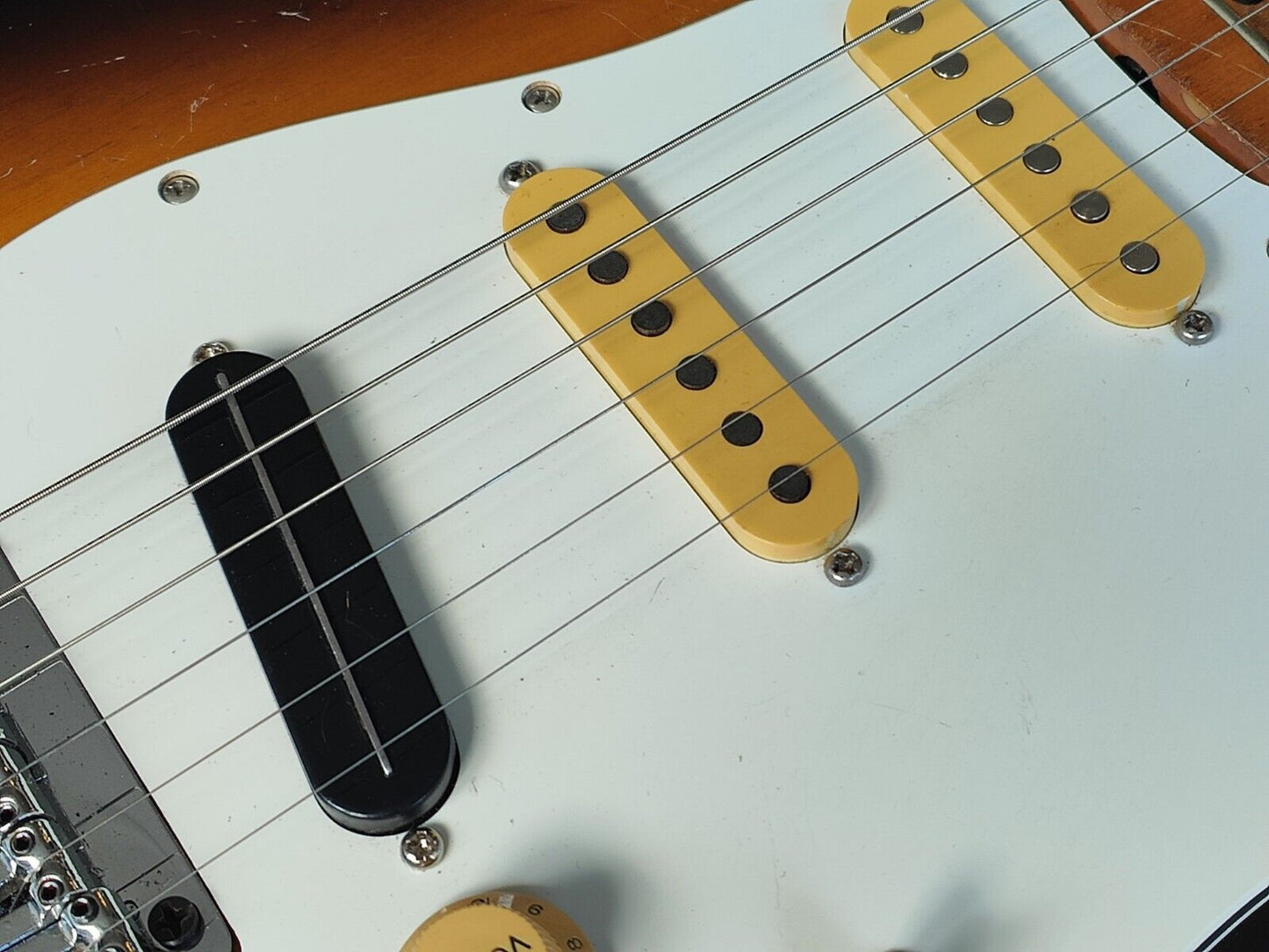 1983 Tokai ST-60 Goldstar Sound '54 Reissue Stratocaster (Brown Sunburst)