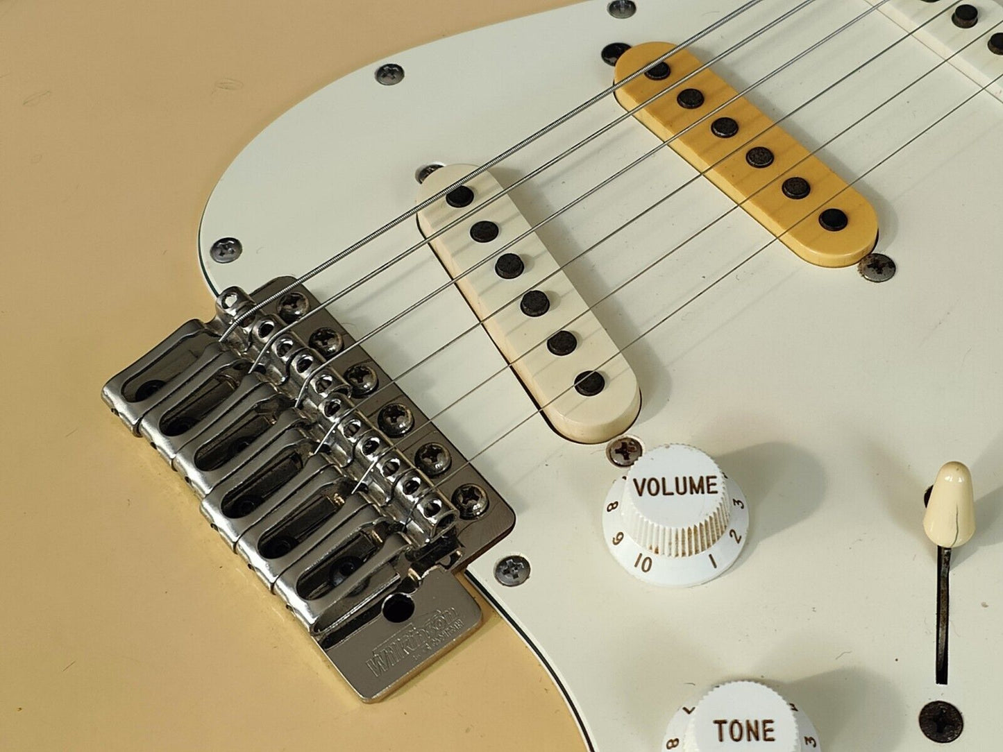 1987 Fender Japan ST72R-55M '72 Reissue Partially-Scalloped Stratocaster (White)