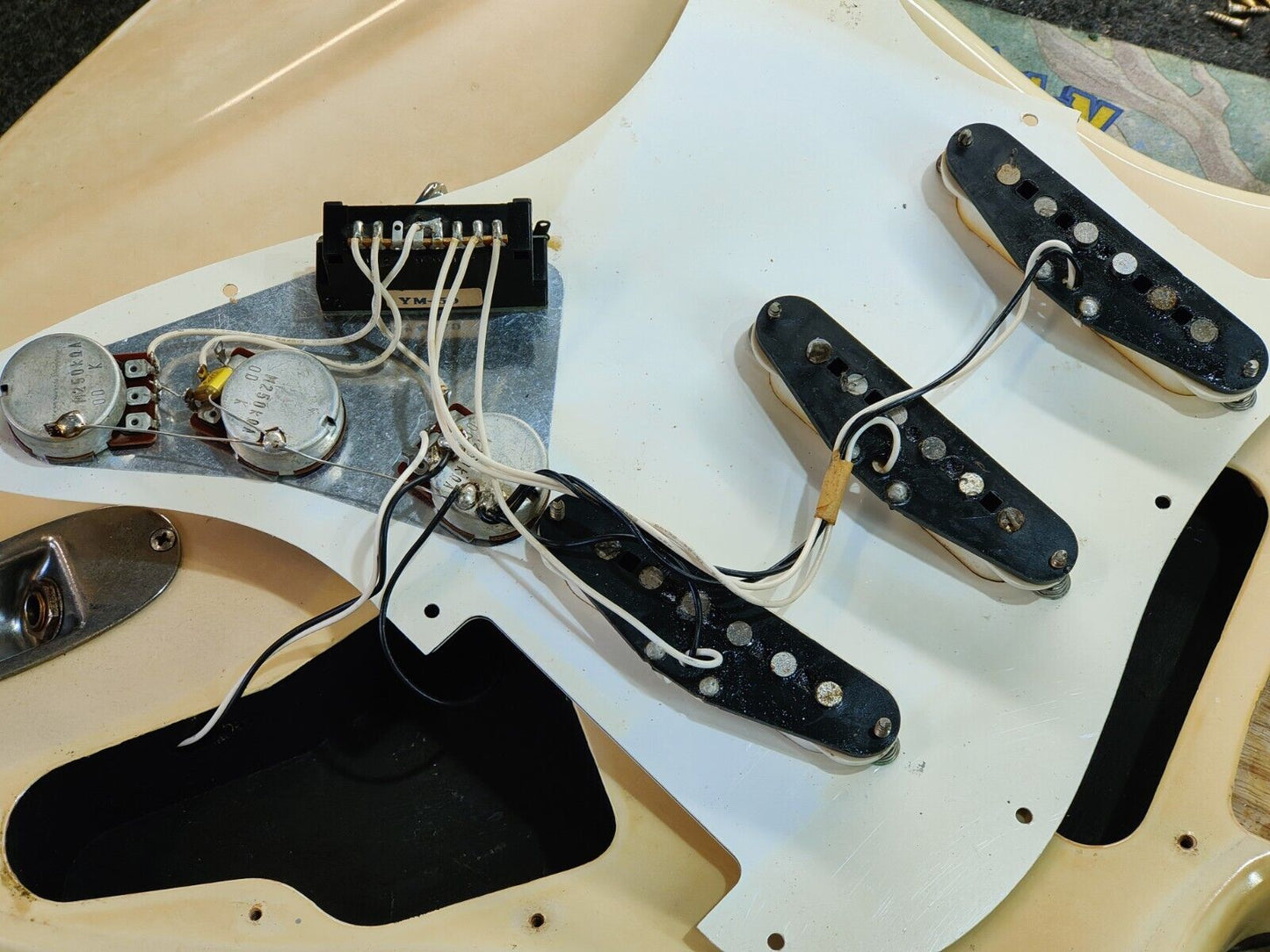 2000 Fender Japan STR-135RK Richie Kotzen Stratocaster w/ST57 Neck (White)