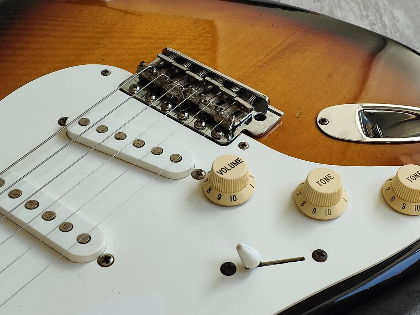2006 Fender Japan ST57-72L LH Left Handed '57 Reissue Stratocaster (Sunburst)