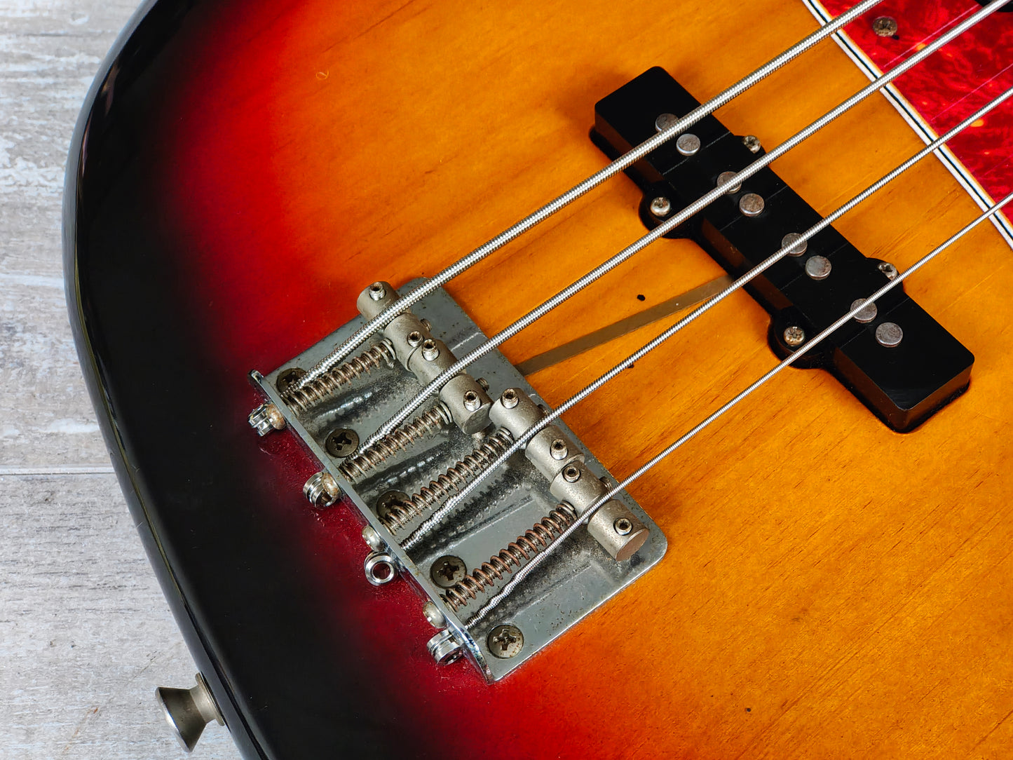 2000 Fender Japan (by Tokai) JB62-58 '62 Reissue Jazz Bass (Sunburst)