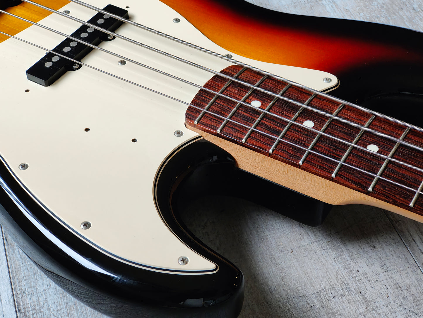 2011 Fender Japan Jazz Bass Standard (Sunburst)