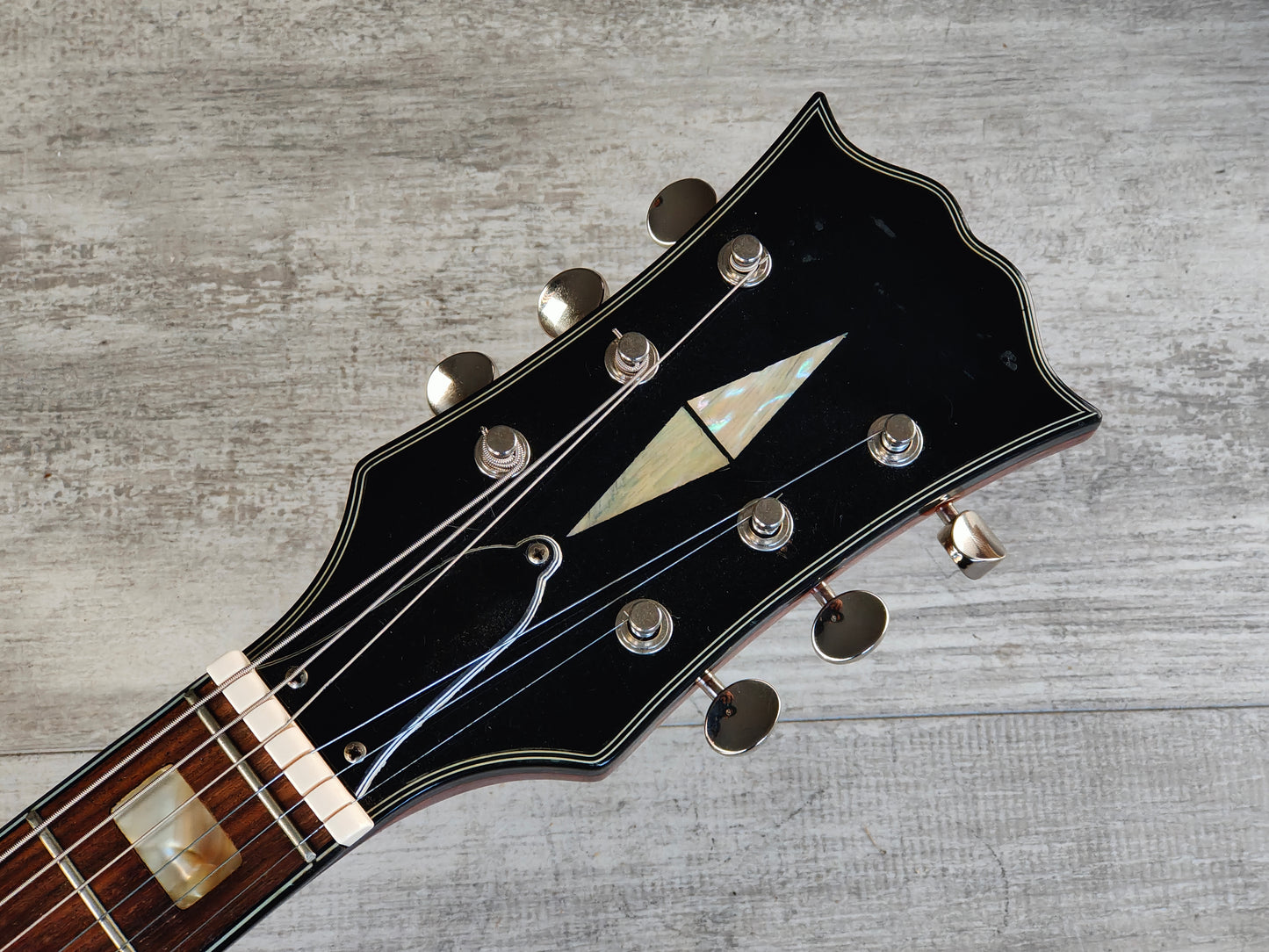 1972 Matsumoto Japan LE-200 Les Paul Professional (Walnut)