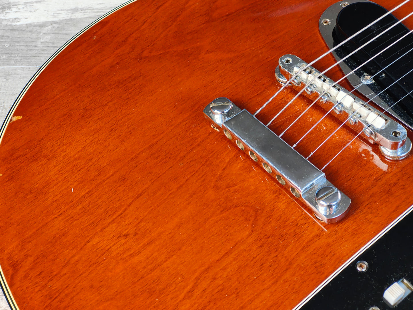 1972 Matsumoto Japan LE-200 Les Paul Professional (Walnut)