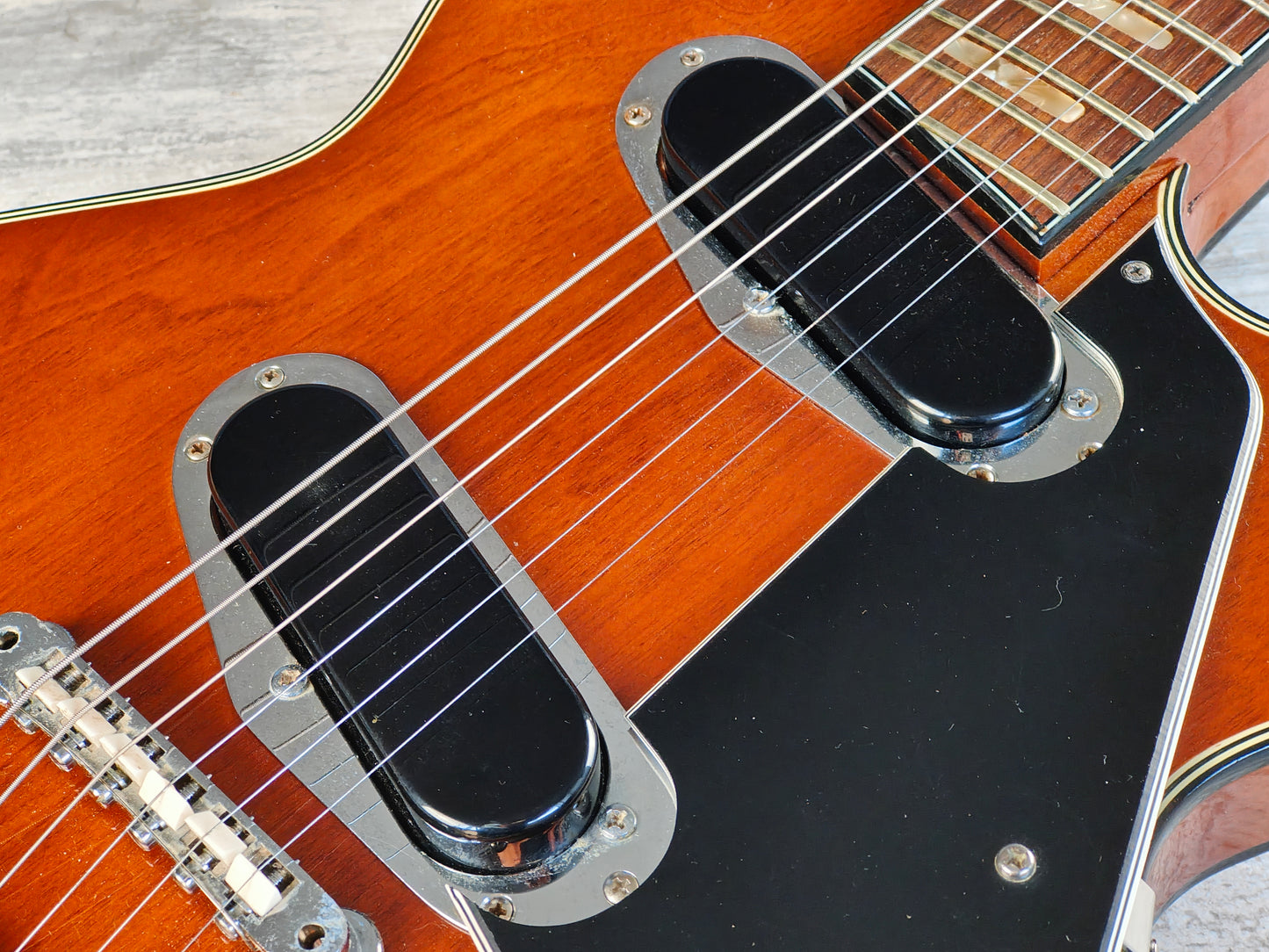 1972 Matsumoto Japan LE-200 Les Paul Professional (Walnut)