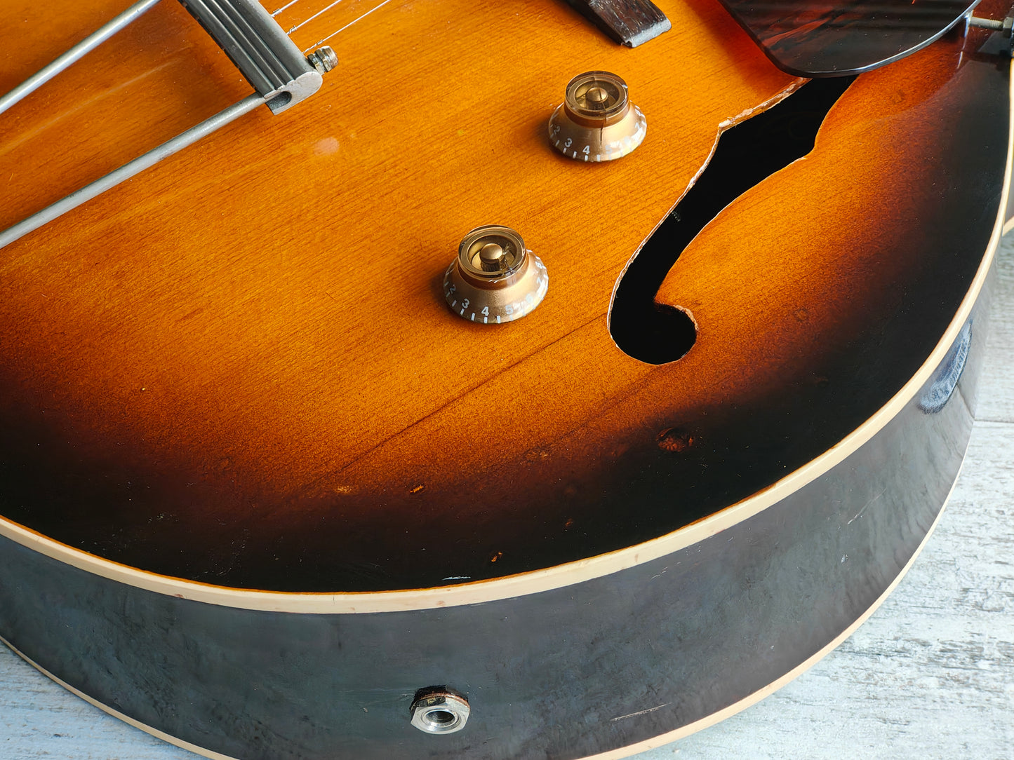 1952 Gibson USA L48 Archtop Acoustic w/Pickup (Sunburst)