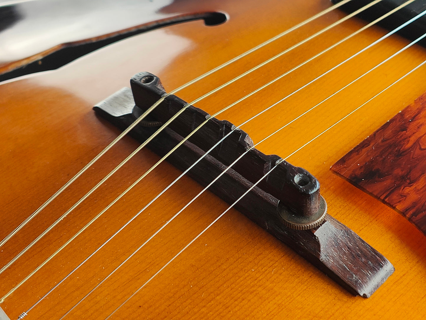 1952 Gibson USA L48 Archtop Acoustic w/Pickup (Sunburst)