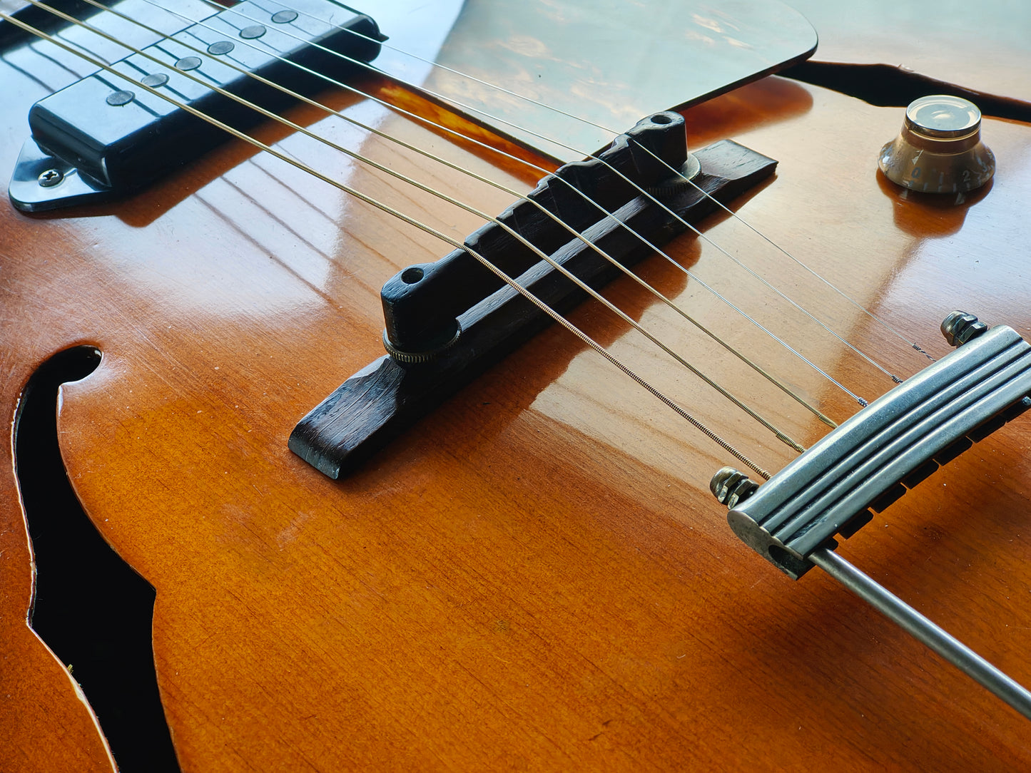 1952 Gibson USA L48 Archtop Acoustic w/Pickup (Sunburst)