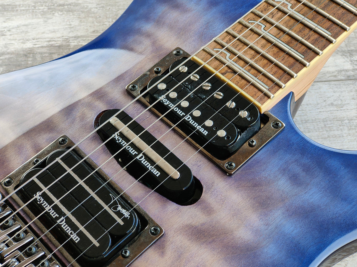 2012 Ibanez S570DXQM S Series HSH Superstrat w/Seymour Duncans (Quilted Purple Burst)