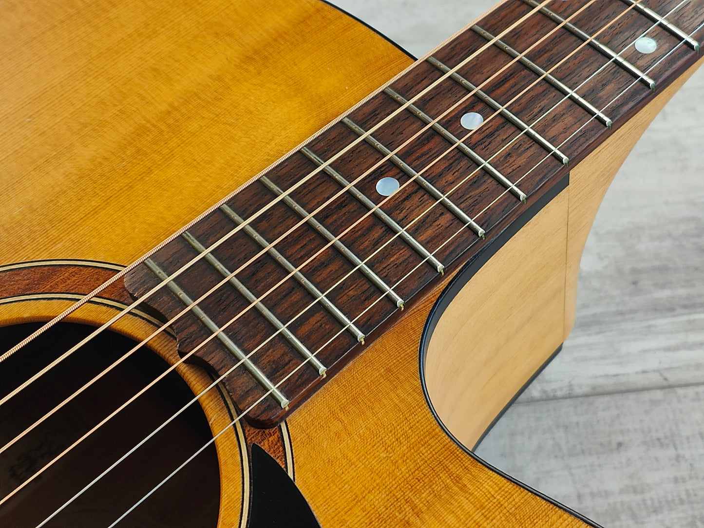 Maton SRS60C Acoustic Electric Guitar w/AP5 Pickup (Natural)