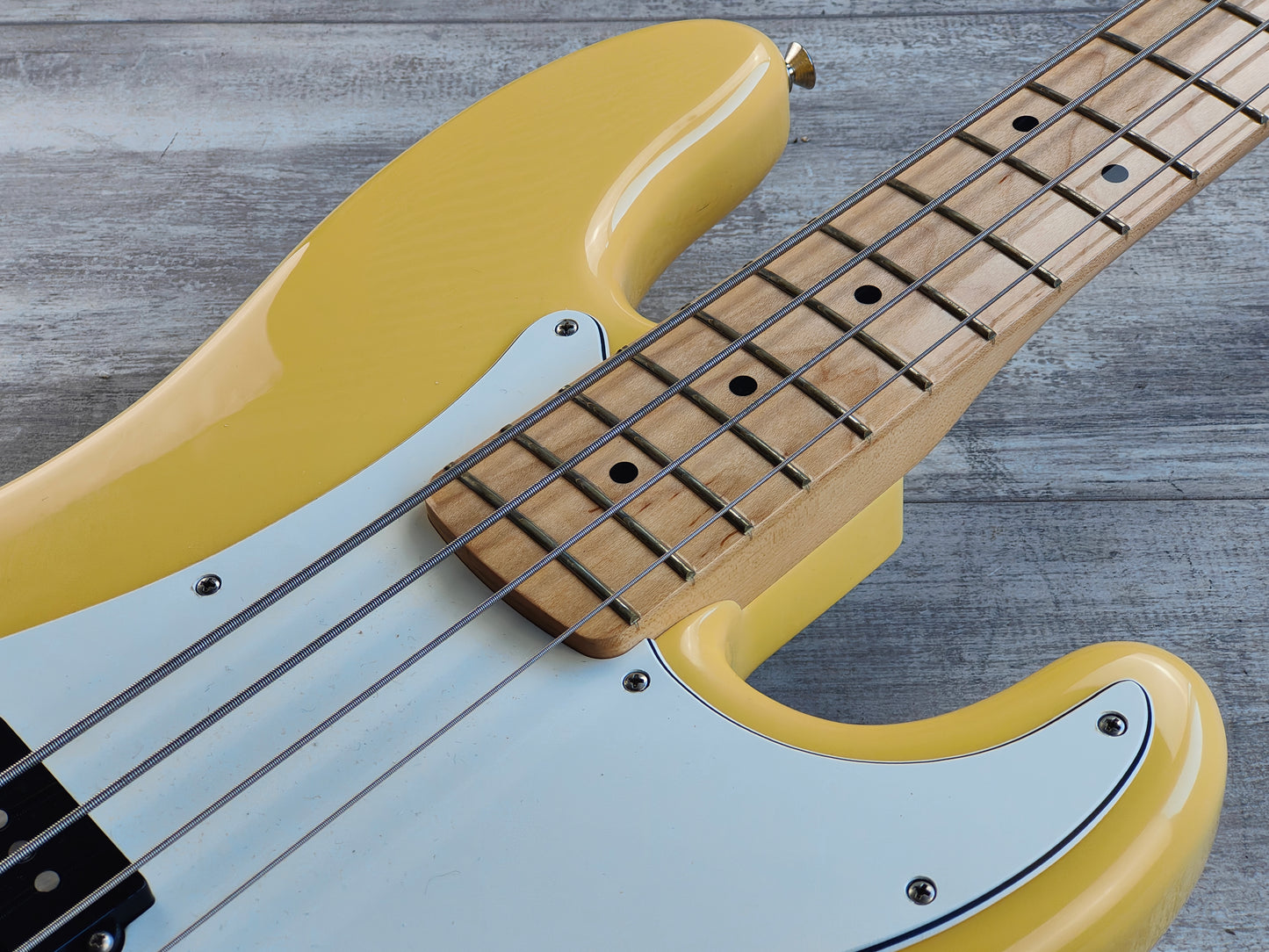 Fender Player II Precision Bass (Hialeah Yellow)