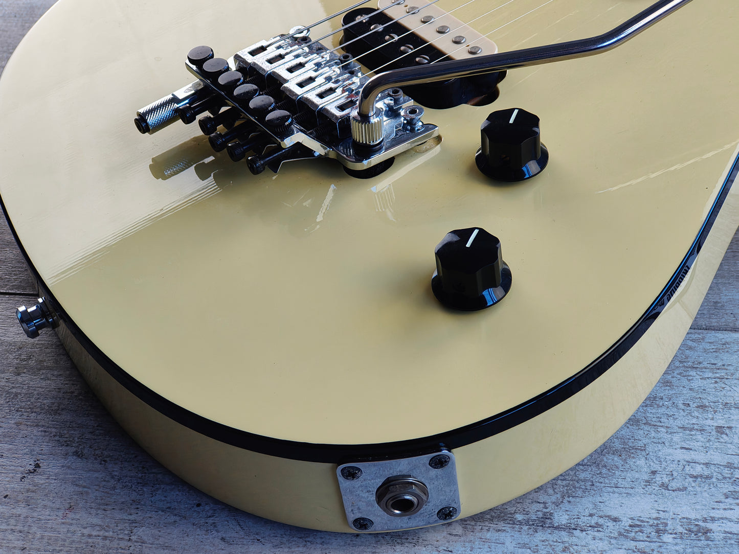 2010 EVH Wolfgang Special - Made in Japan (Vintage White)