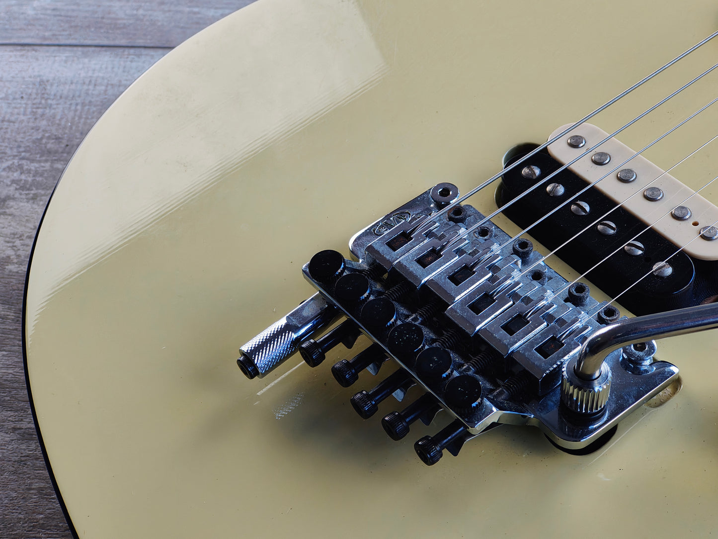 2010 EVH Wolfgang Special - Made in Japan (Vintage White)