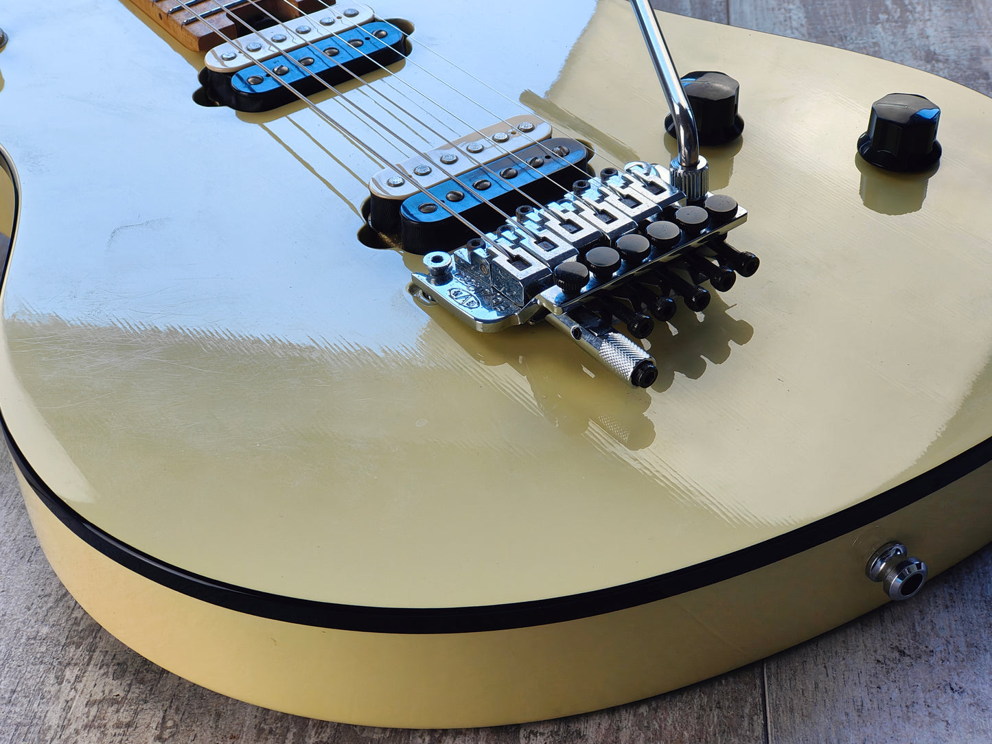 2010 EVH Wolfgang Special - Made in Japan (Vintage White)