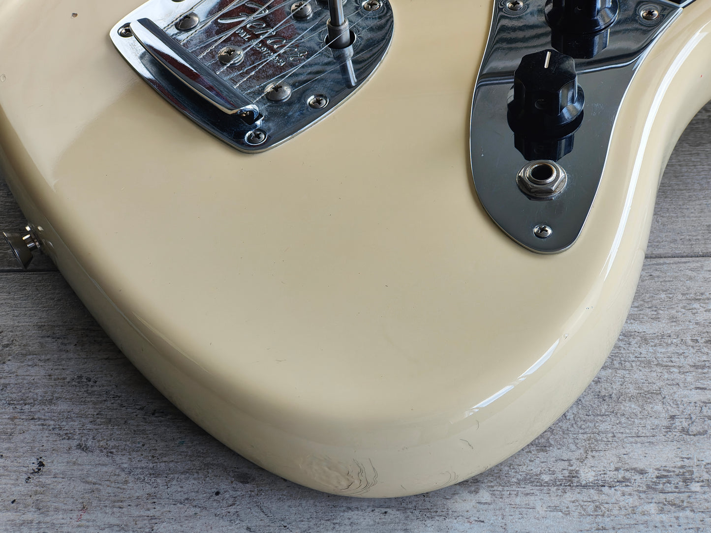 2017 Fender USA American Professional Jaguar (Olympic White)