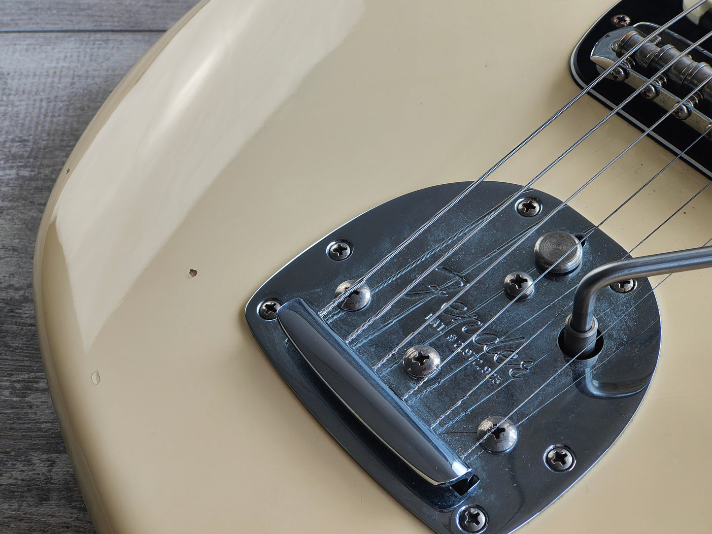 2017 Fender USA American Professional Jaguar (Olympic White)