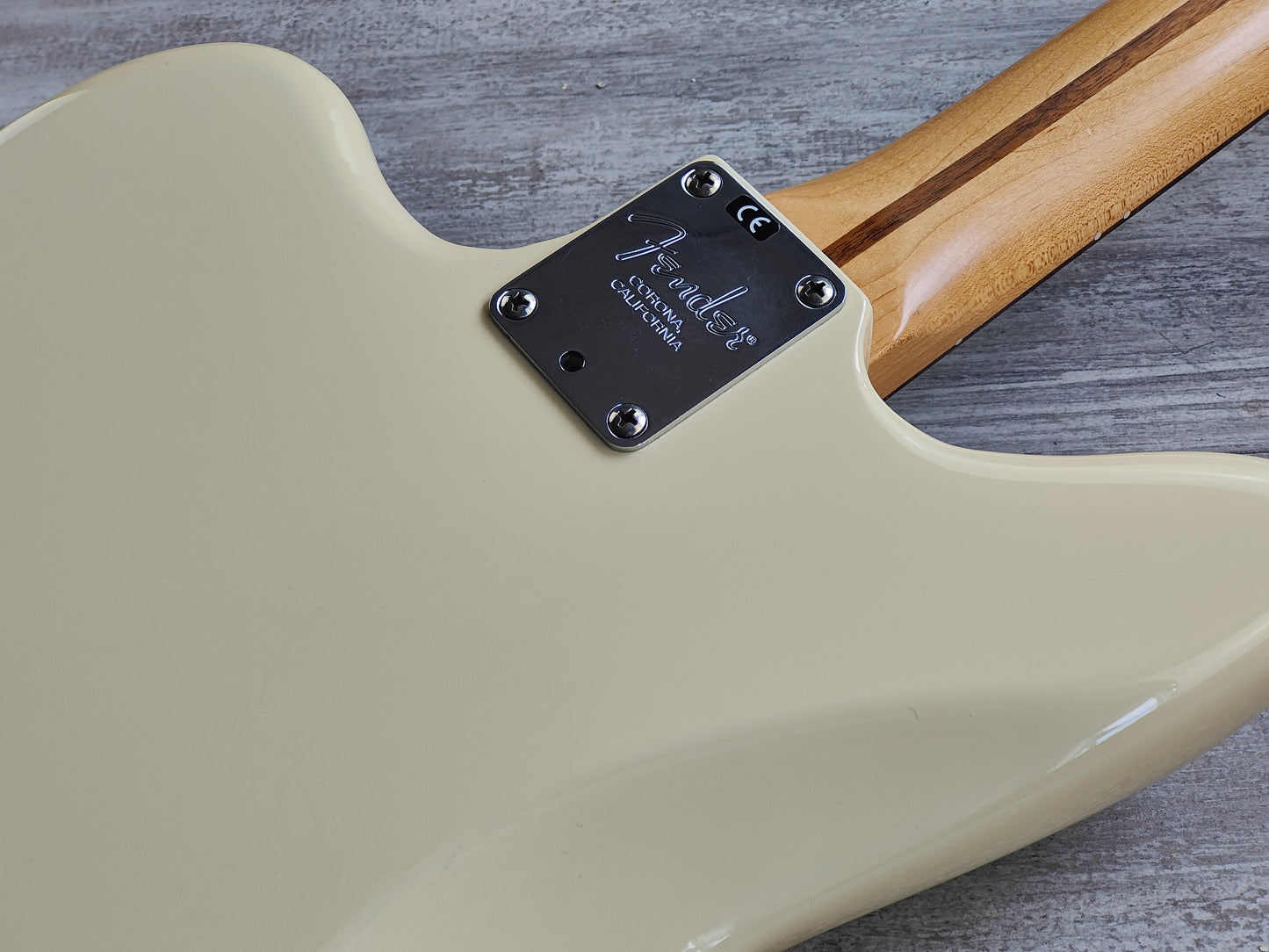 2017 Fender USA American Professional Jaguar (Olympic White)