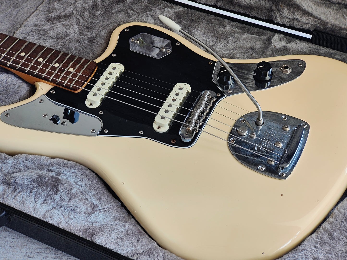 2017 Fender USA American Professional Jaguar (Olympic White)