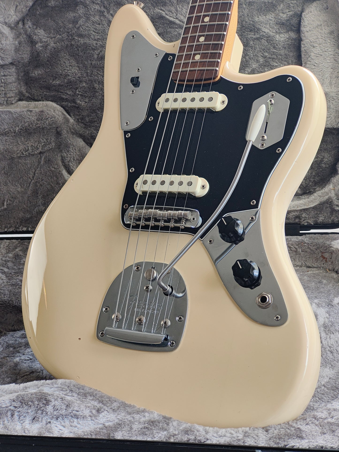 2017 Fender USA American Professional Jaguar (Olympic White)