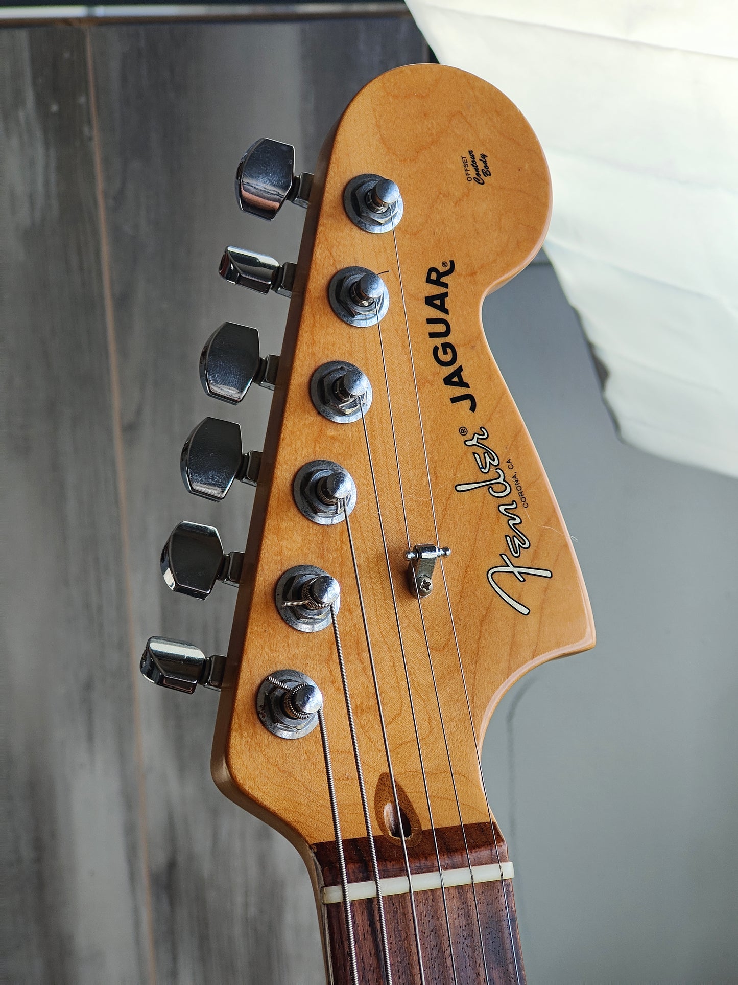 2017 Fender USA American Professional Jaguar (Olympic White)