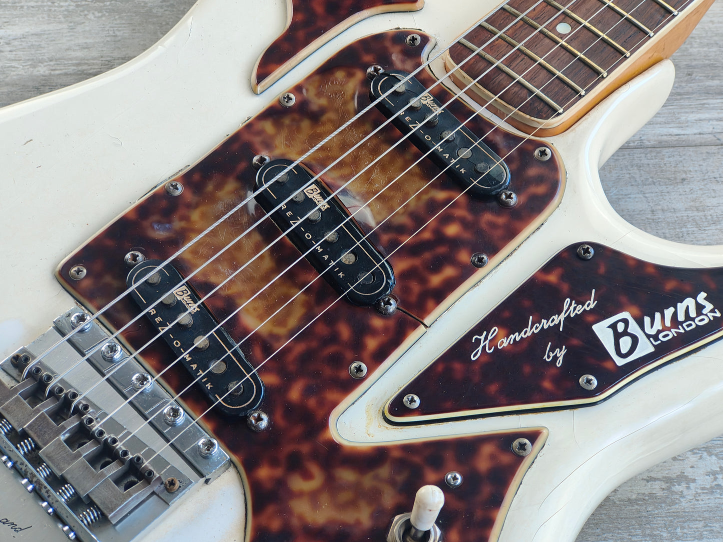 1965 Burns London Hank Marvin Model (White)