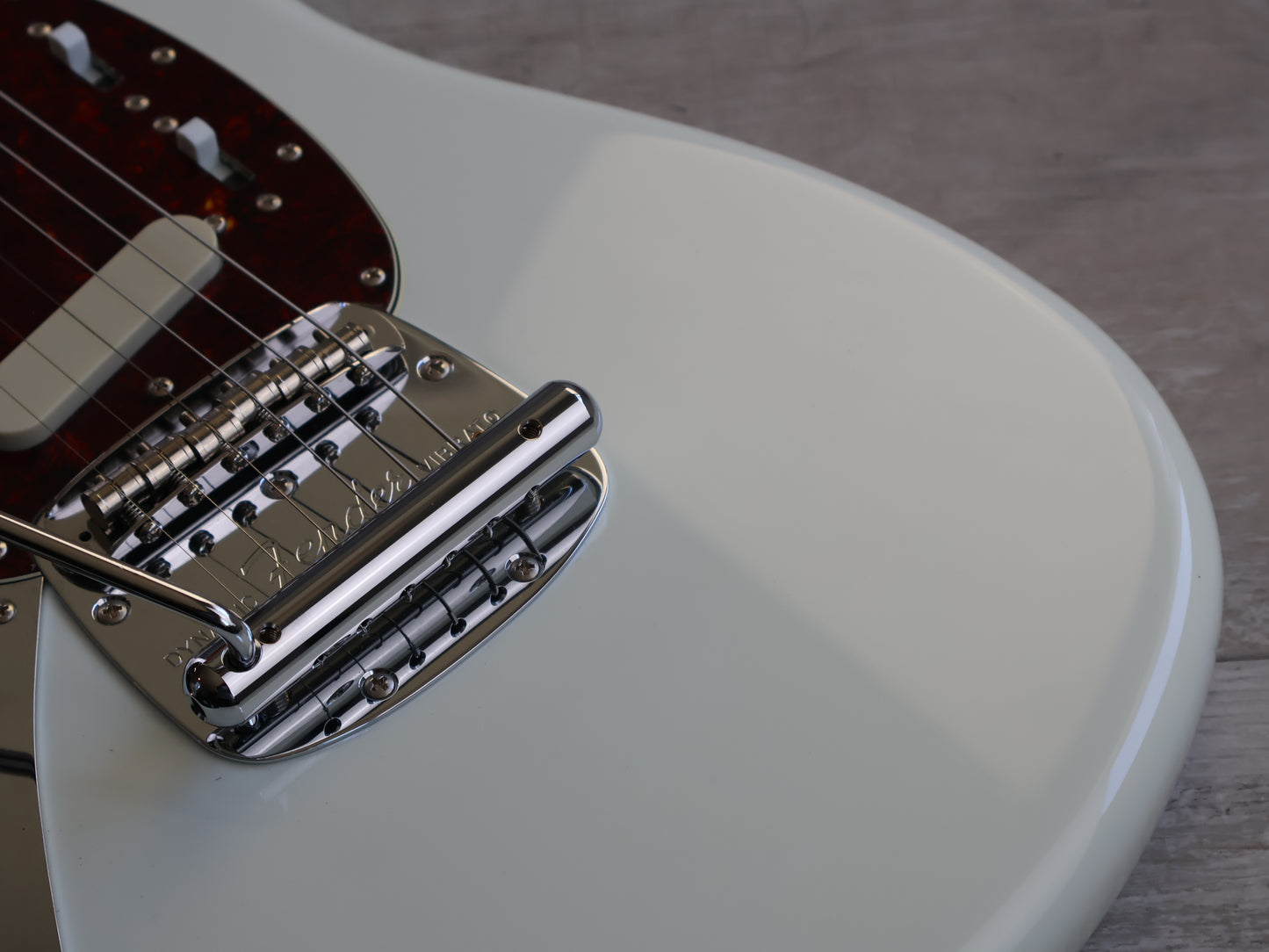 2023 Fender Japan Traditional '60s LH Left Handed Mustang (Olympic White)