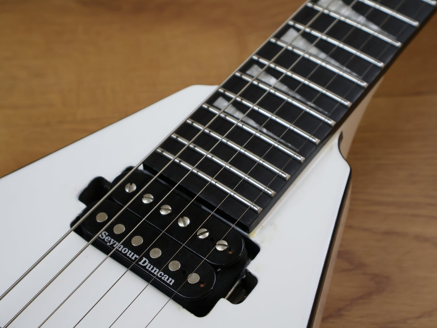 2024 Jackson Pro Plus Series Rhoads RR24 Flying V (Snow White)