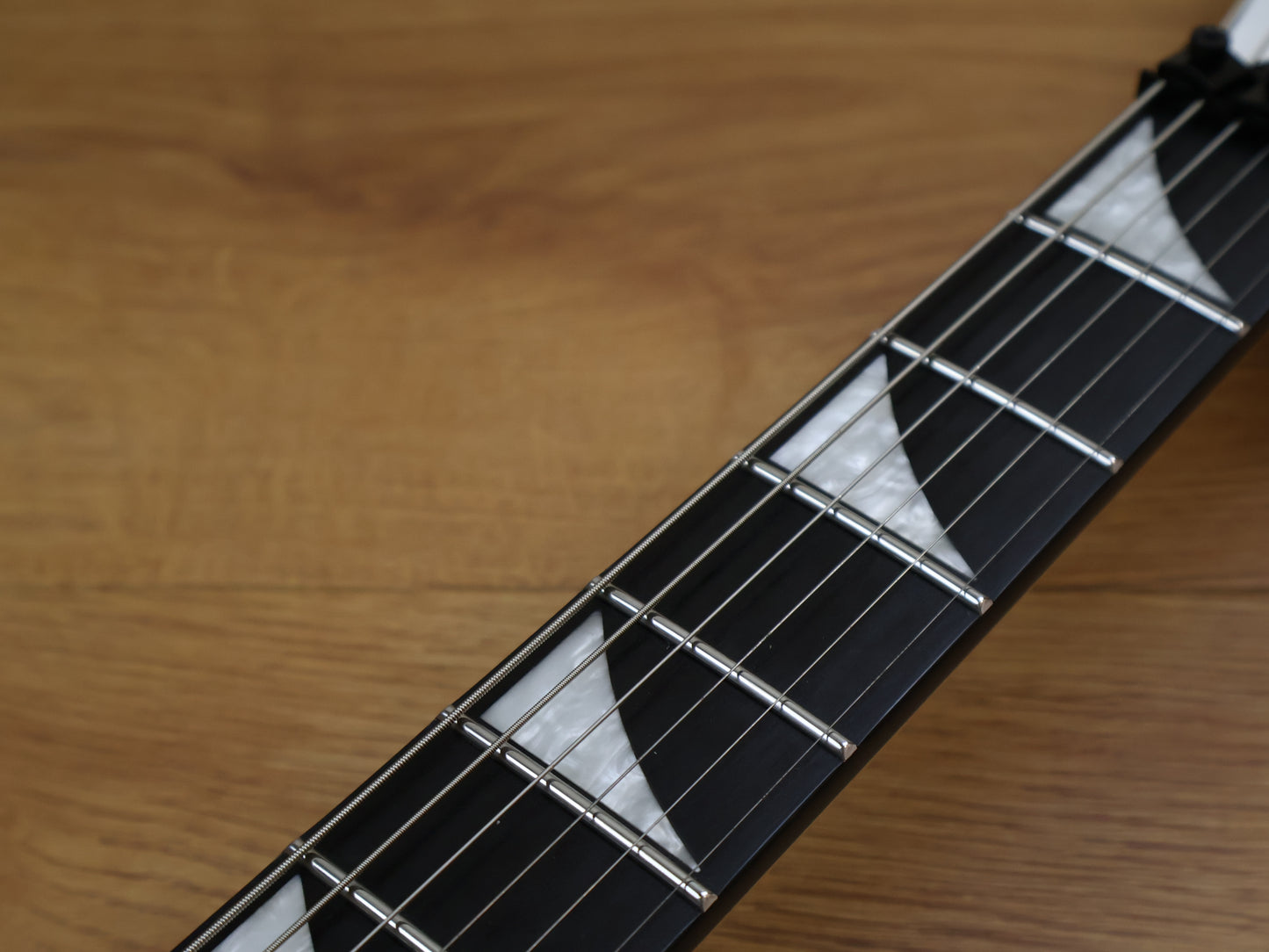 2024 Jackson Pro Plus Series Rhoads RR24 Flying V (Snow White)