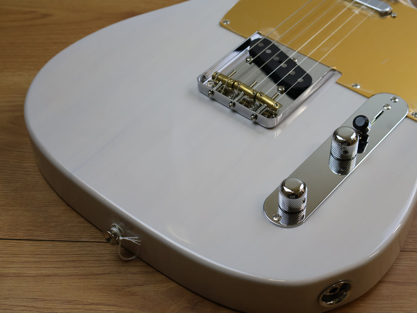 Fender Japan JV Series 50's Modified Telecaster (White Blonde)
