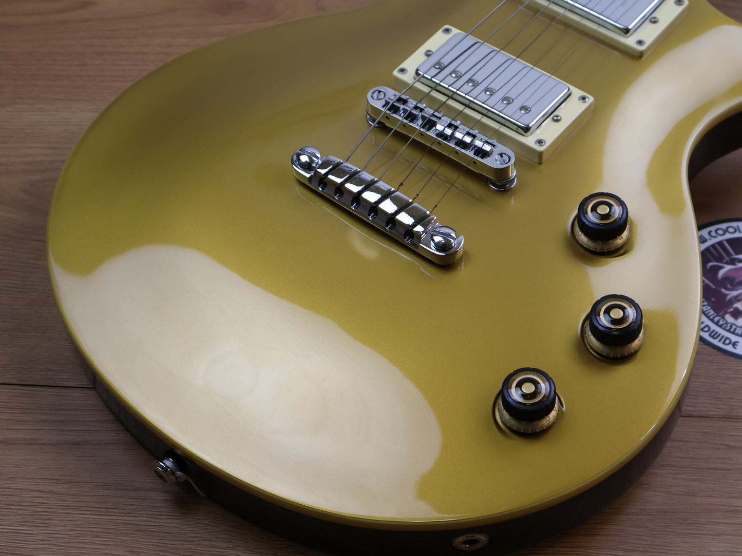 2016 Ibanez ARZ200 Single Cutaway (Gold Top)