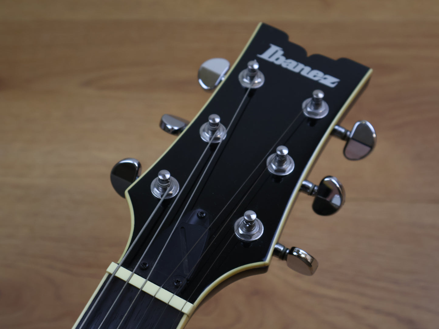 2016 Ibanez ARZ200 Single Cutaway (Gold Top)
