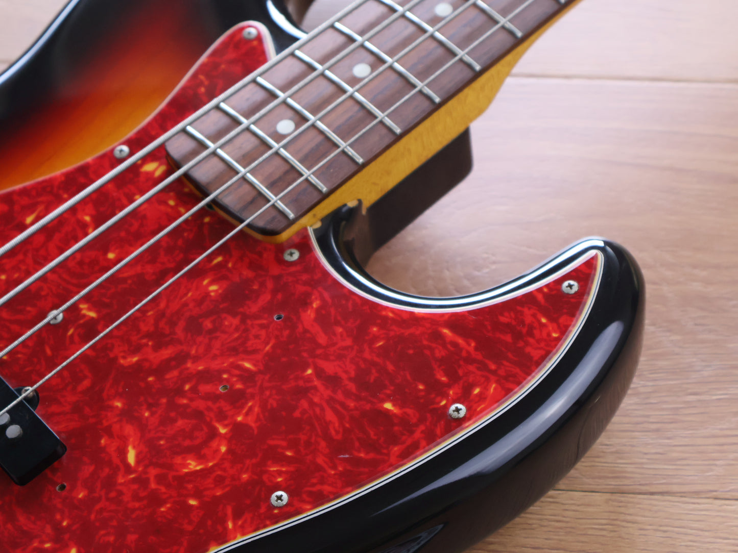 2002 Fender Japan ‘62 Reissue Active Watanabe Jazz Bass (Sunburst)