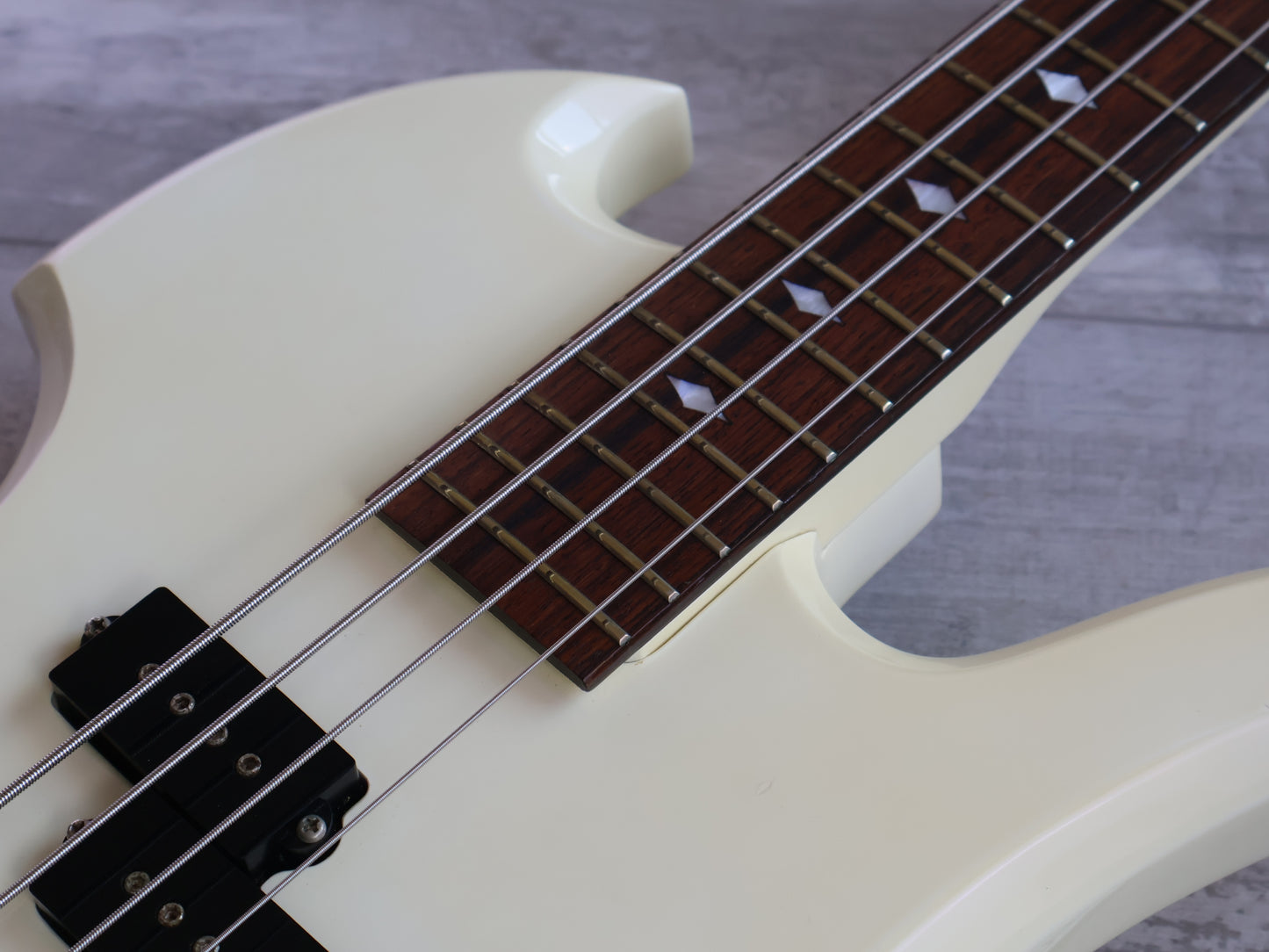 1991 Fernandes Japan MB-65 Mockingbird Bass Guitar (White)