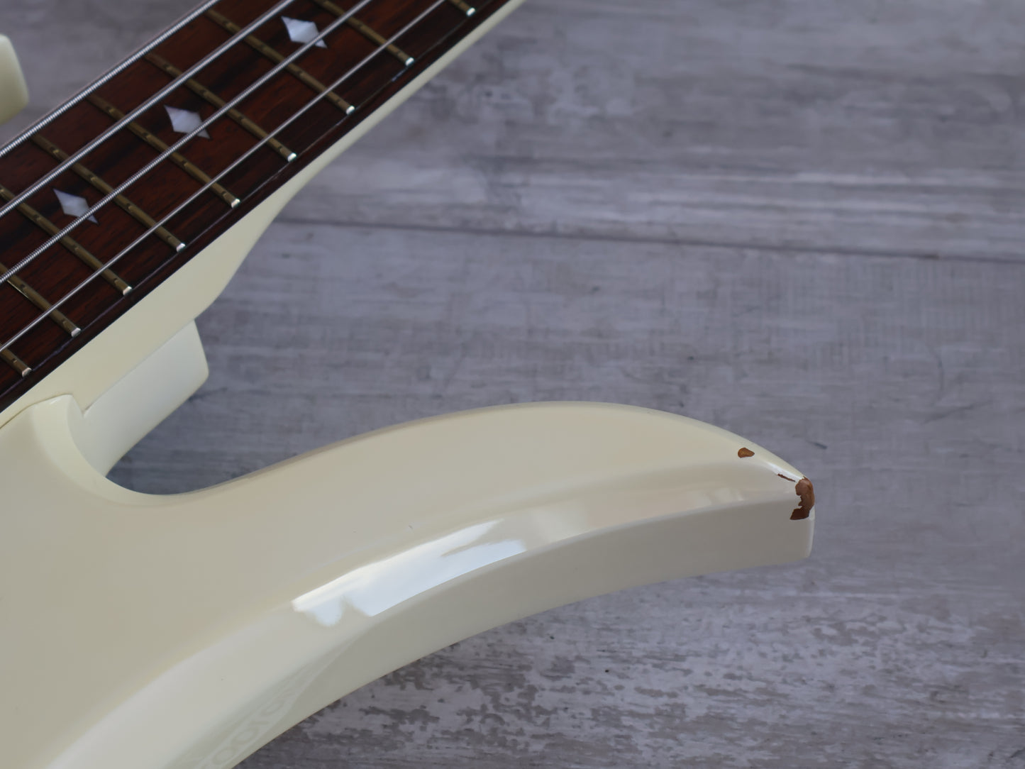 1991 Fernandes Japan MB-65 Mockingbird Bass Guitar (White)