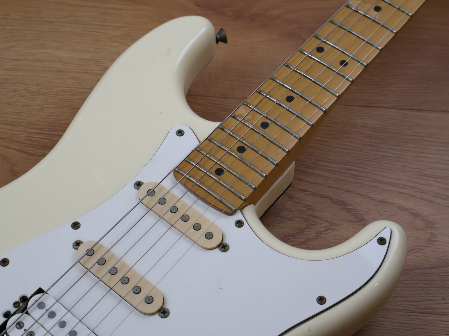1989 Fender Japan ST650-SPL Special Edition Stratocaster (Arctic White)