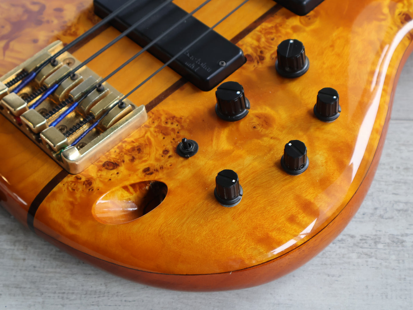 2013 Ibanez SR800 Electric Bass Guitar (Burl Amber)