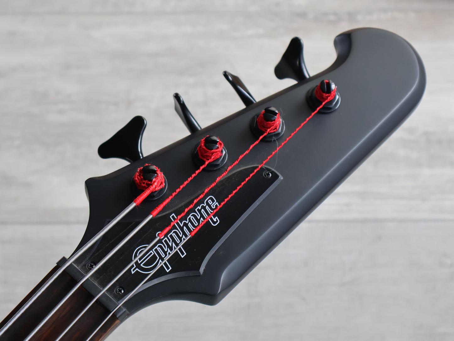 2009 Epiphone Goth Thunderbird IV Bass (Pitch Black)