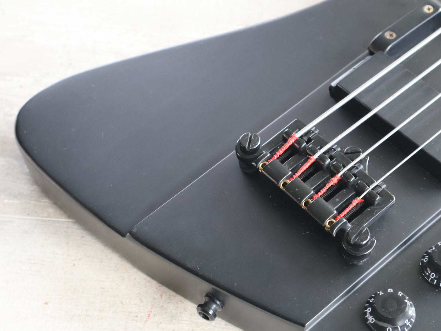 2009 Epiphone Goth Thunderbird IV Bass (Pitch Black)