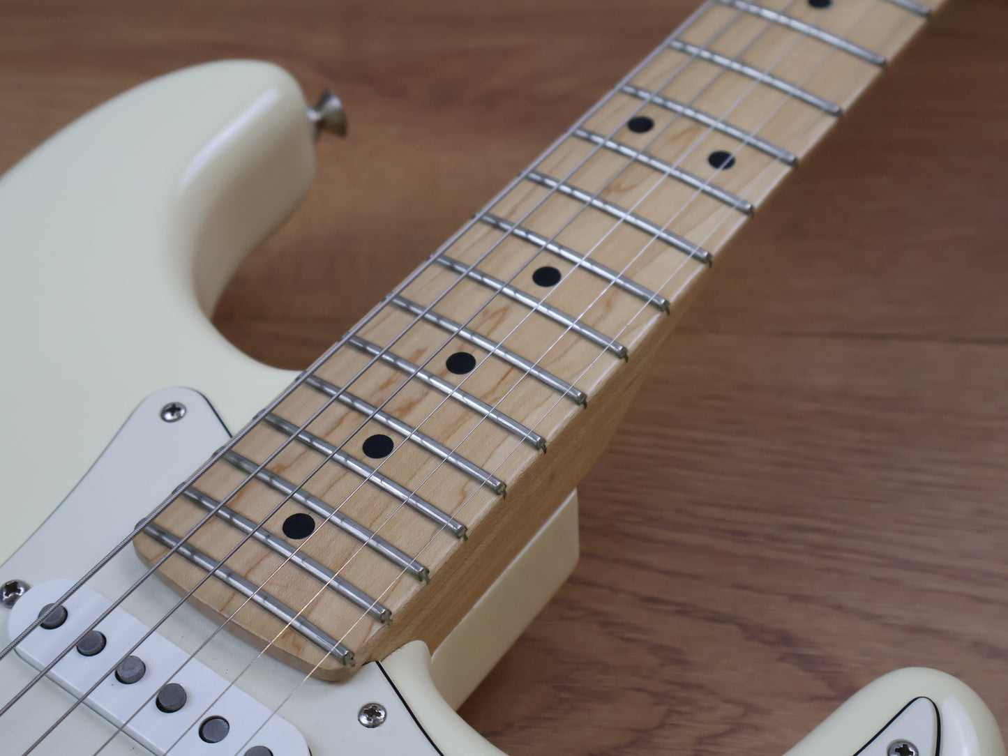 2018 Fender USA American Special Stratocaster (Olympic White)