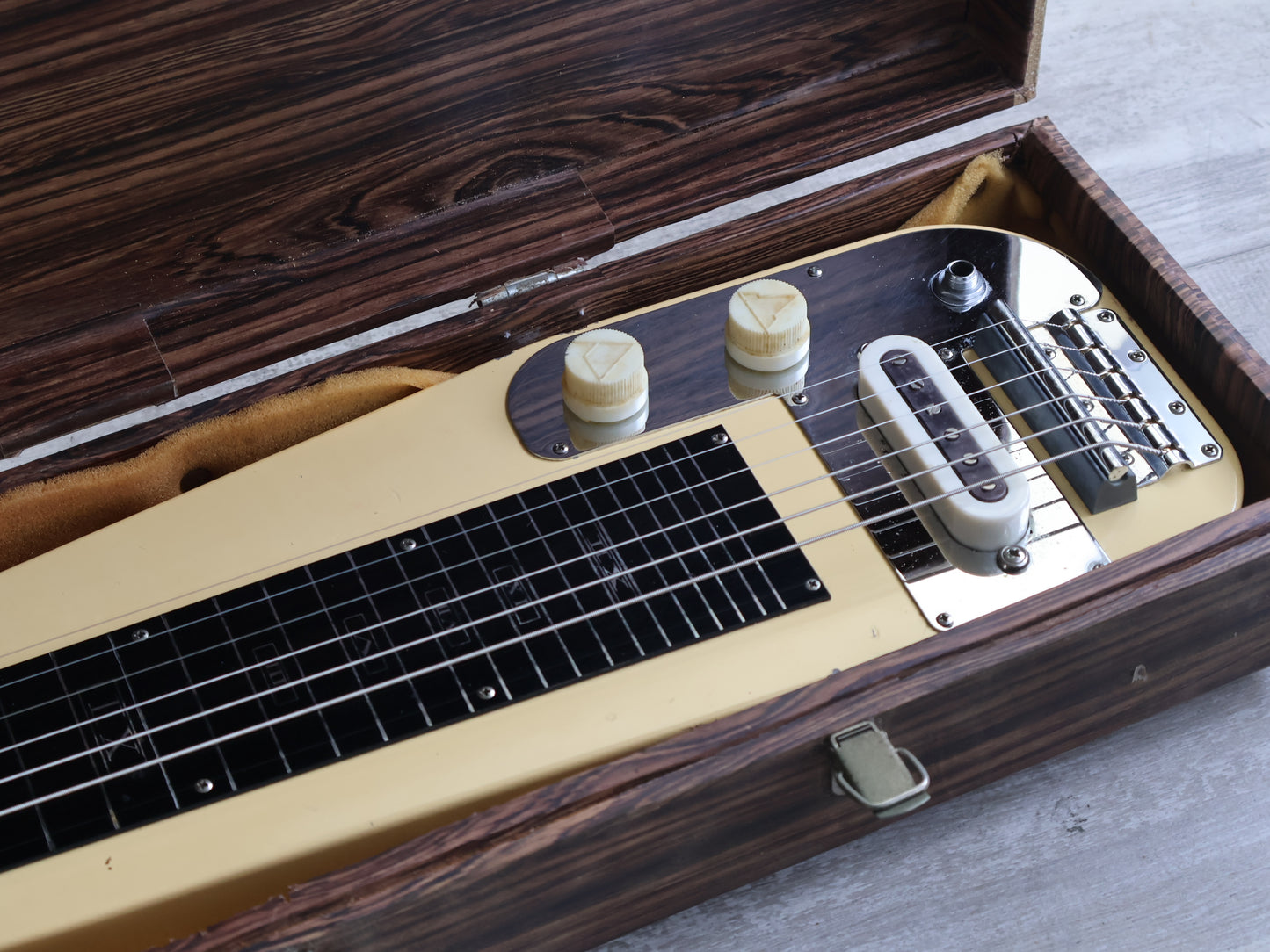 1960's Guyatone Japan Model HG-46B 6-String Lap Steel Guitar (Cream)