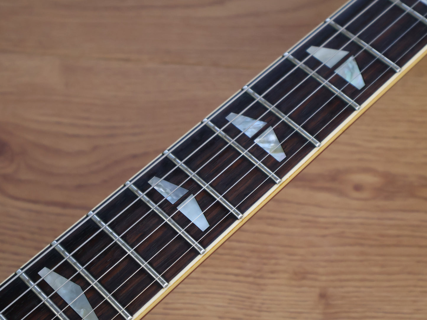 1977 Yamaha Japan SG-700 Double Cutaway (Cherry Sunburst)